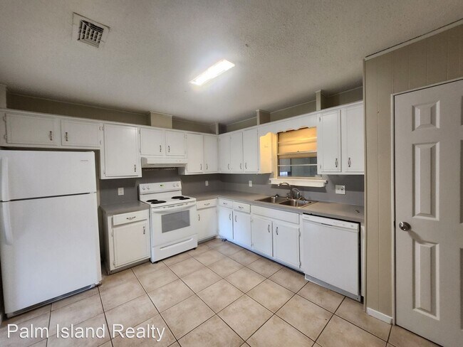 Foto del edificio - 5 br, 2 bath House - 5471 Buena Vista Ave