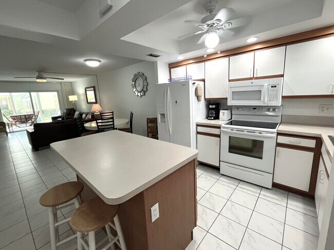 Foto del edificio - 308 Golfview Rd
