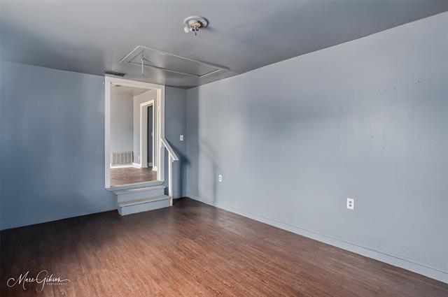 Building Photo - 329 Edwards St