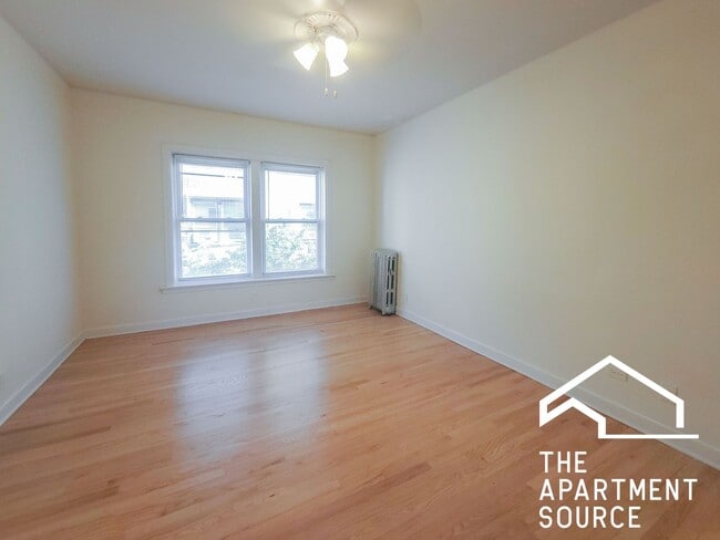 Building Photo - 3916 N Pine Grove Ave