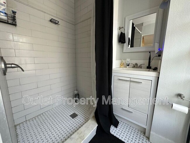 Foto del edificio - 133 E Concord St