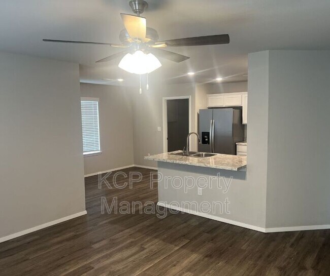 Foto del edificio - 10632 Pine Wy