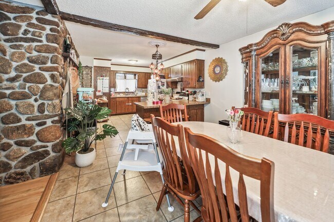 Foto del edificio - 41 Trout Brook Dr