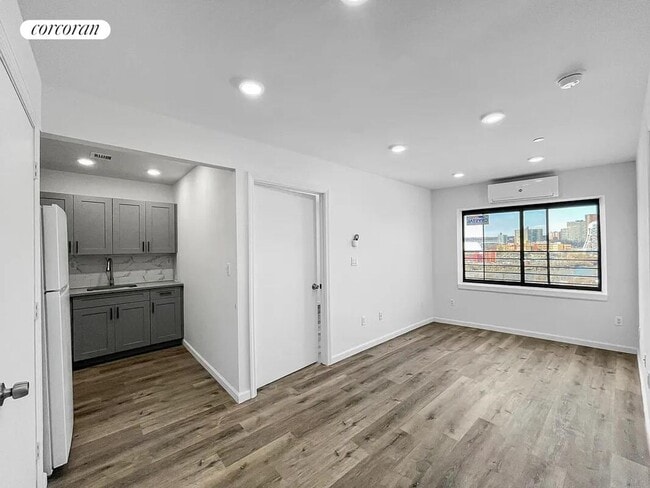 Building Photo - 2588 Heath Ave