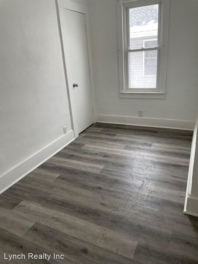 Building Photo - 3 br, 1 bath House - 702 Wabash