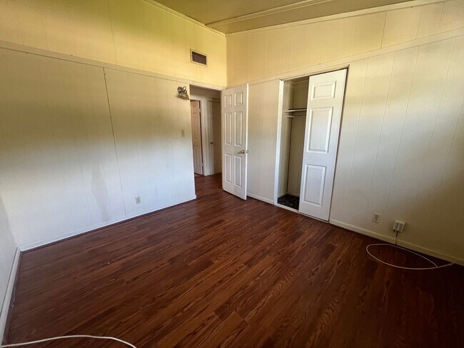 Building Photo - 520 W Main St