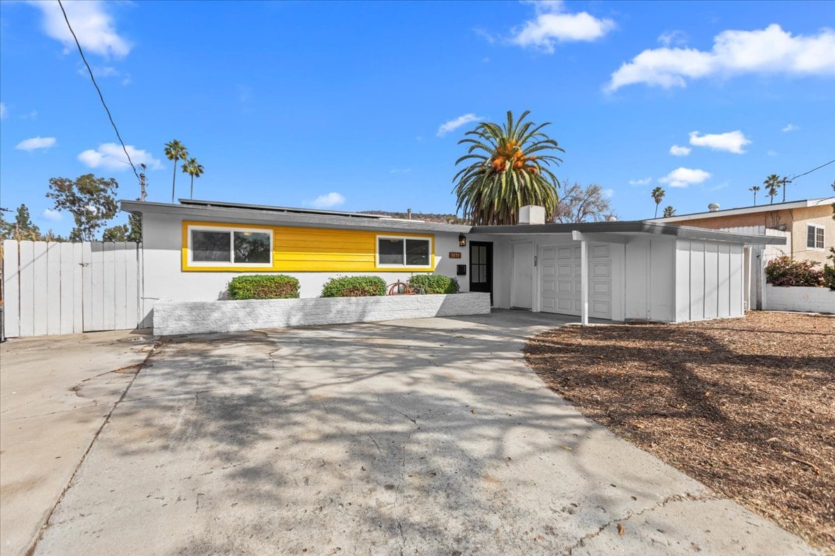Primary Photo - 9255 Fairlawn St