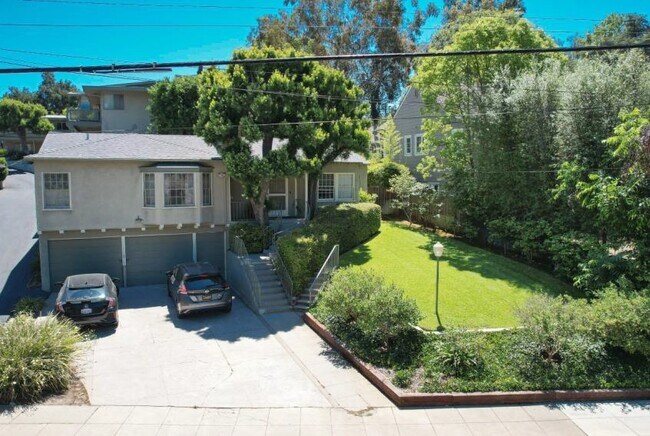 Building Photo - 1724 Meridian Ave