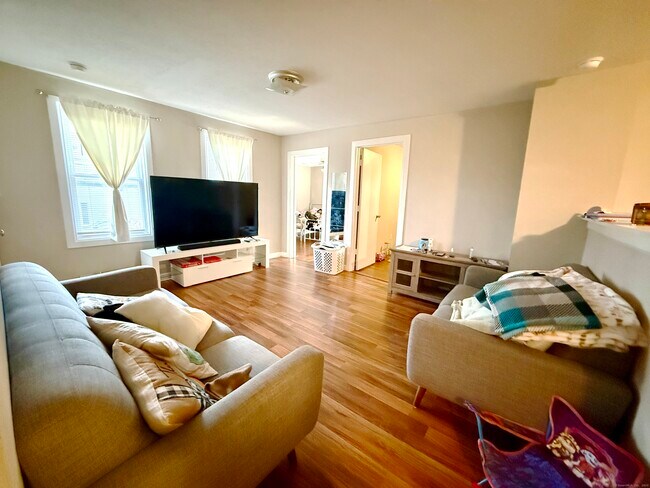 Foto del edificio - 12 South St