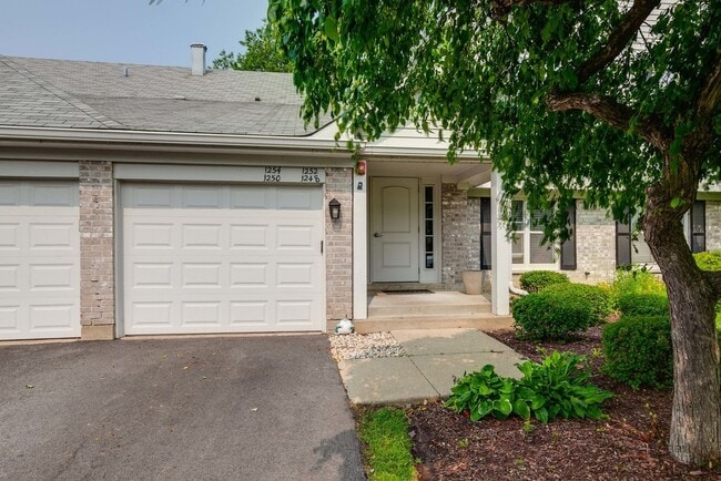 Building Photo - 1254 N Streamwood Ln