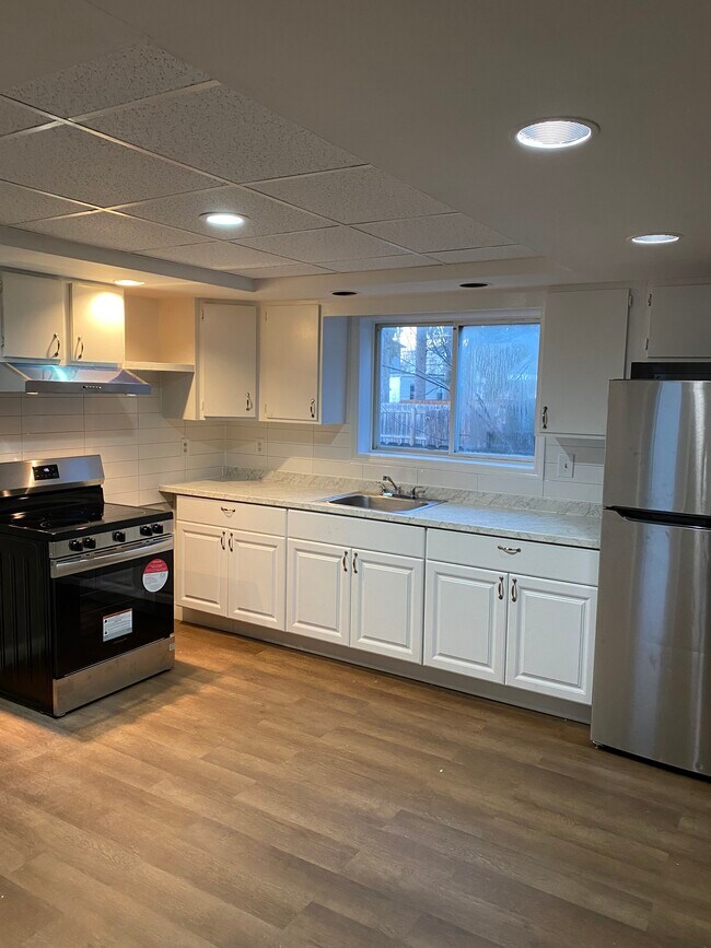 Building Photo - 6 Westmoreland St