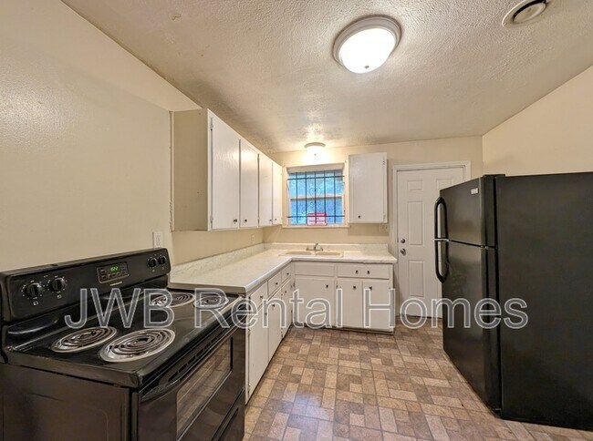 Foto del edificio - 1864 W 13th St
