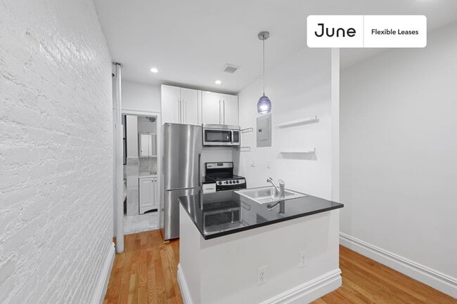 Photo - 826 9th Ave Apartment