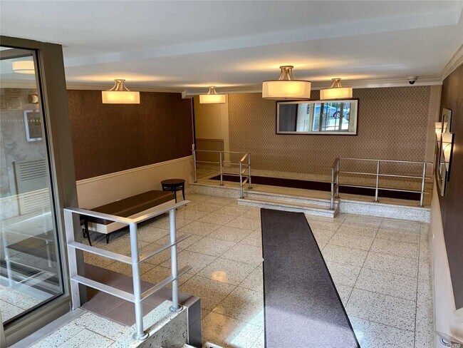 Foto del edificio - 139-21 85th Dr