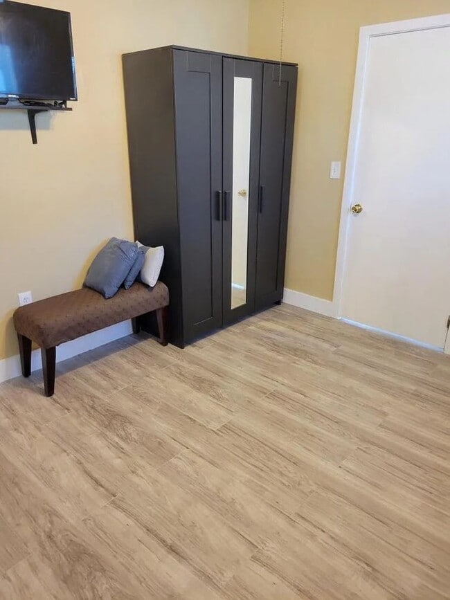 Building Photo - 1468 NE 118th St