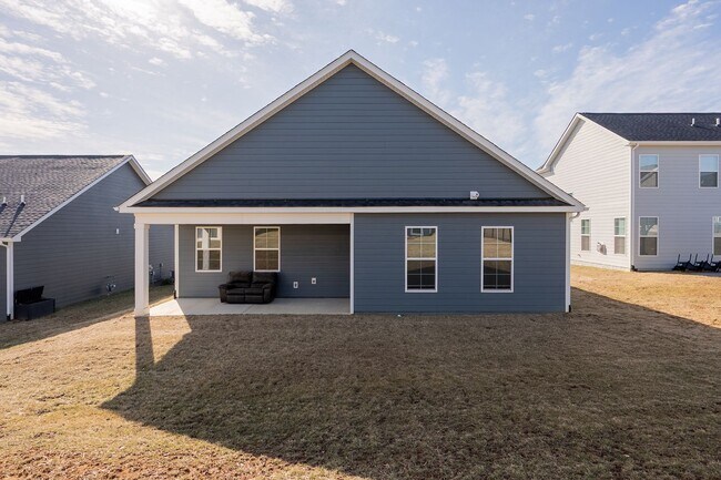 Building Photo - Modern Home with Open Floor Plan in Blacks...