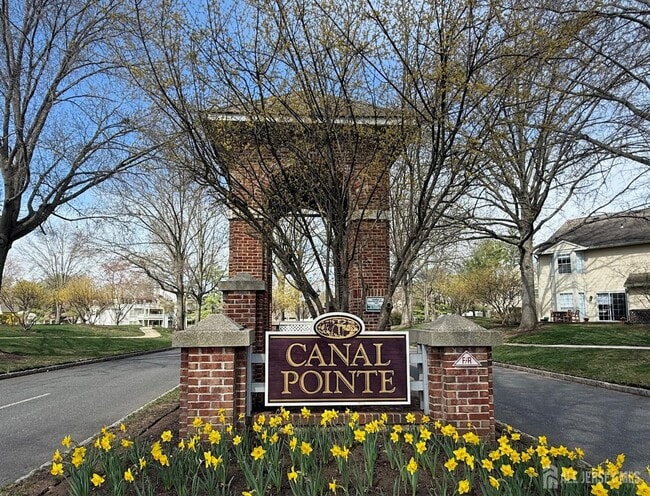 Foto del edificio - 103 Claridge Ct