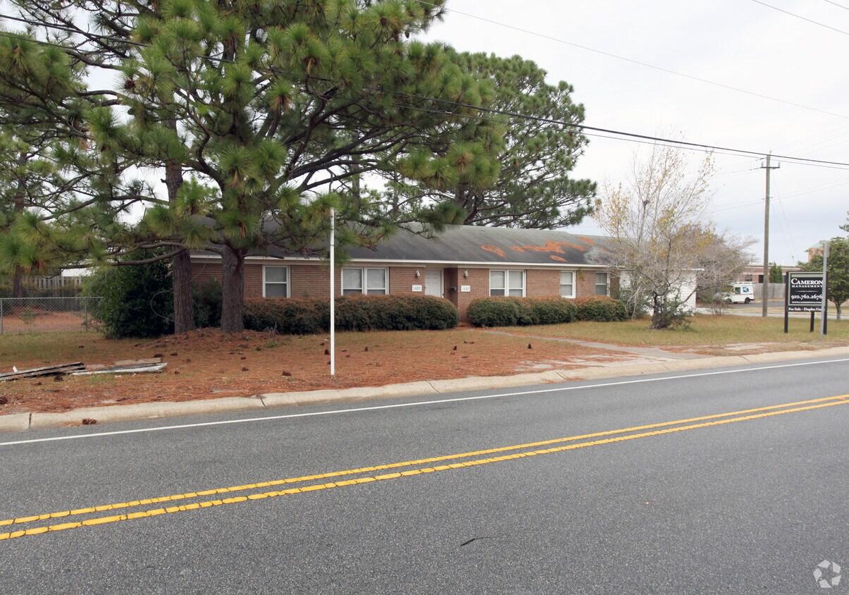 Building Photo - 1421-1425 Wellington Dr