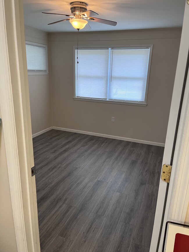 Building Photo - 17 Delta Cir