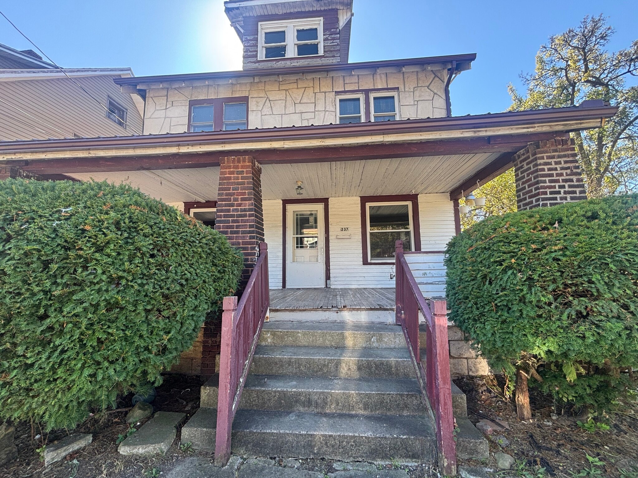737 Crandall Ave Youngstown, OH 44510 – photo 1