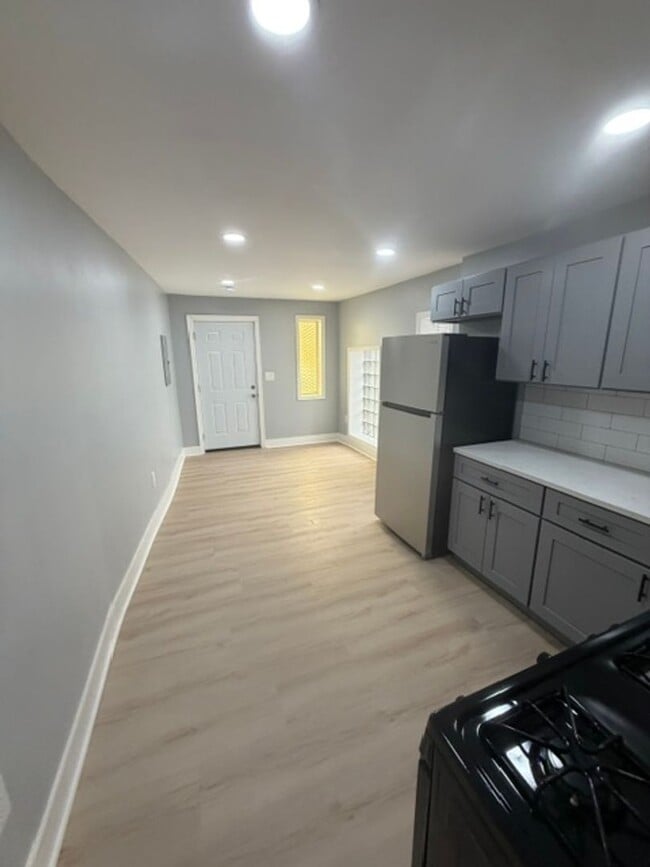 Building Photo - 6731 Haverford Ave