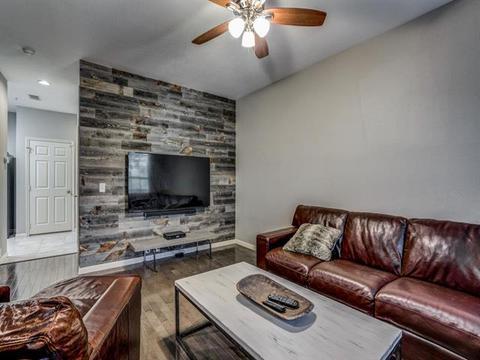 Foto principal - 2248 Stoneleigh Pl