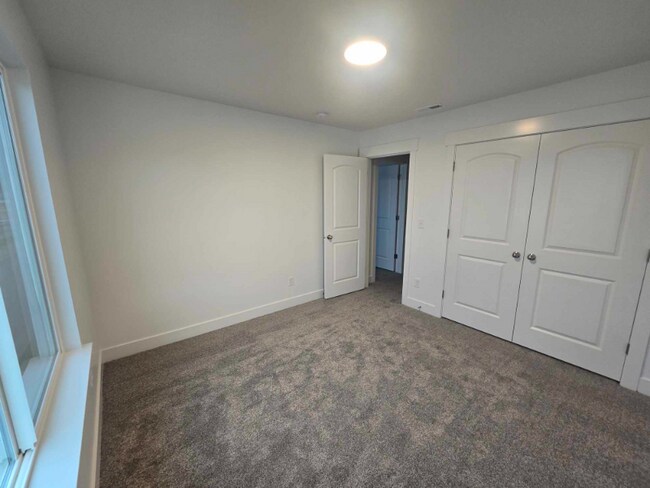 Foto del edificio - 1059 N 3930 W