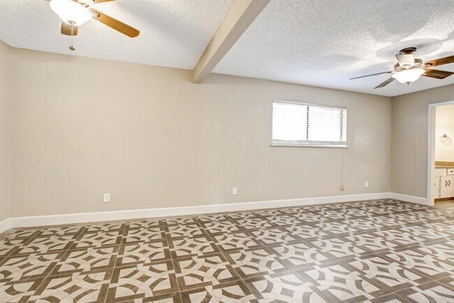 Foto del edificio - 505 Foxmeadow Ln