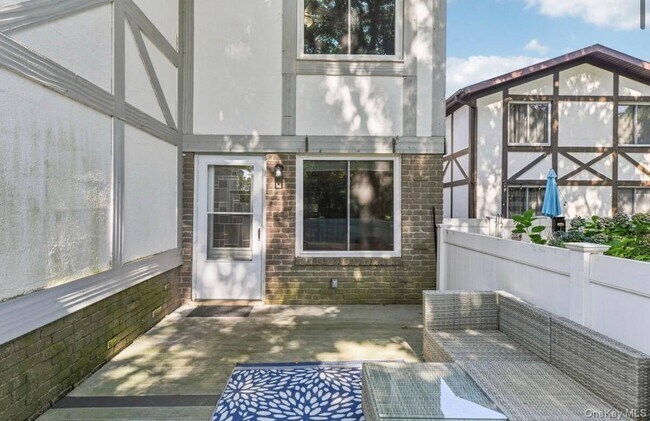 Building Photo - 598 Blue Ridge Dr