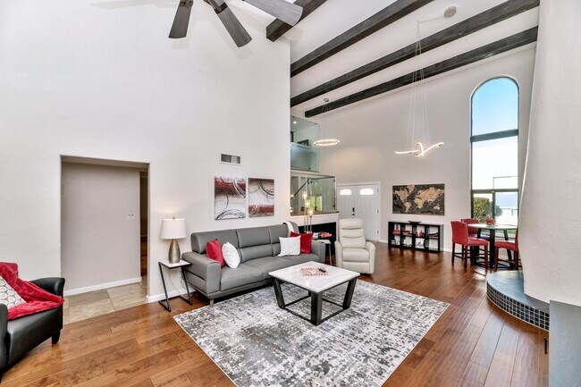 Foto del edificio - Rates Vary: $3,995 - $6,995