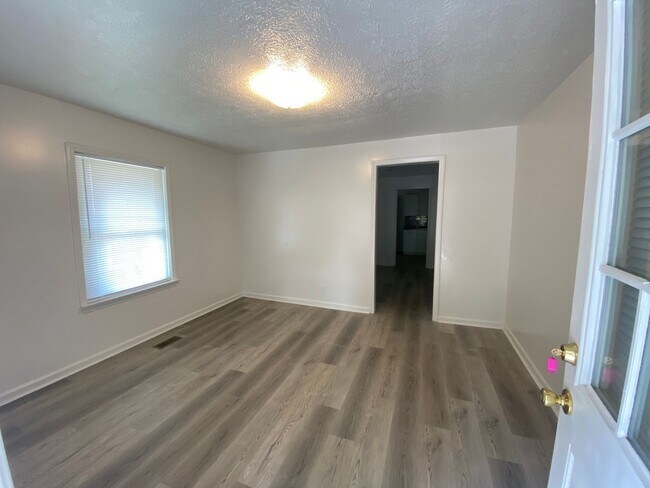 Building Photo - Remodeled 1/1 located in Shelby, NC