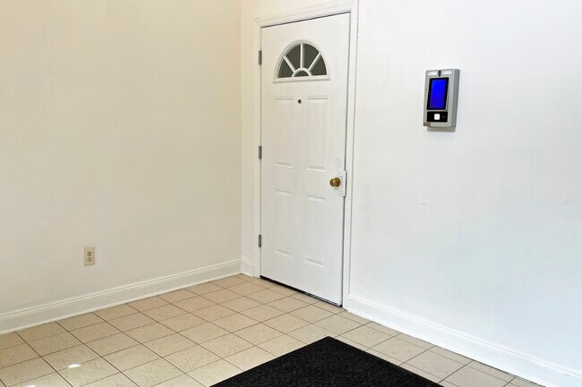 Building Photo - 12B Leva Dr