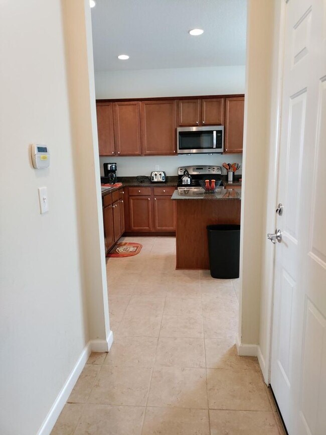 Foto del edificio - 14141 Mahogany Ave