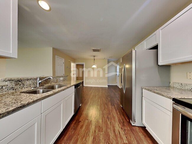 Foto del edificio - 4812 Oak Haven Pl