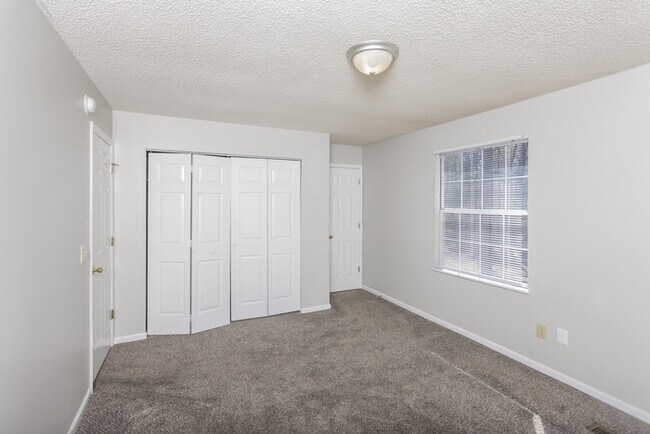 Foto del edificio - 206 Valeworth Dr