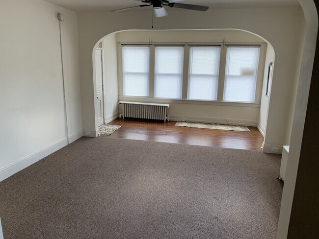 Foto del edificio - 422 S Maple Avenue (Downstairs)