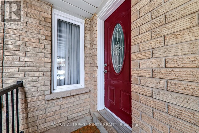 Building Photo - 18 Gill Crescent