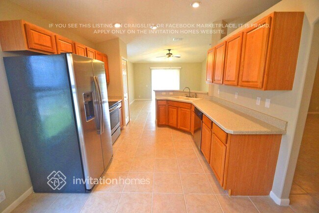 Foto del edificio - 3042 Bellflower Way