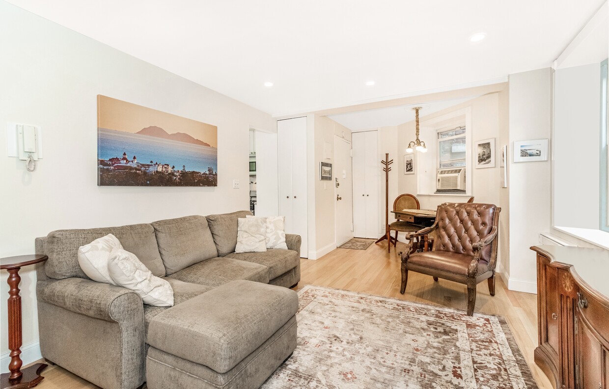 Primary Photo - 61 E 77th St