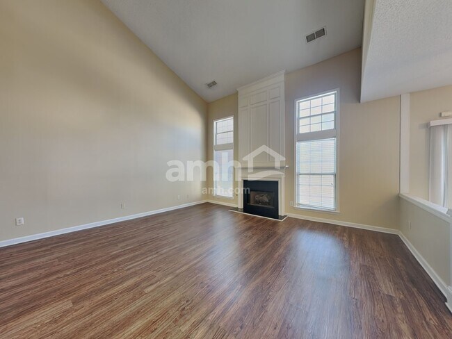 Foto del edificio - 2208 Sprucewood Dr NW