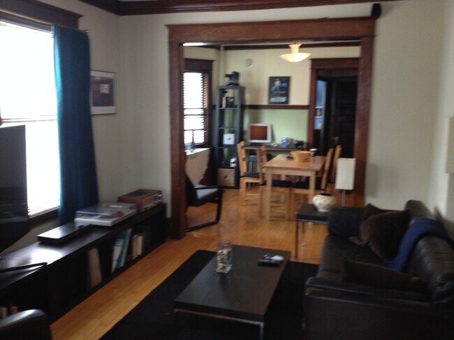 Foto del edificio - 3508 Bryant Ave S