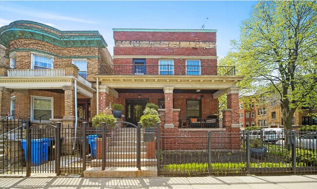 Foto del edificio - 1067 W Balmoral Ave