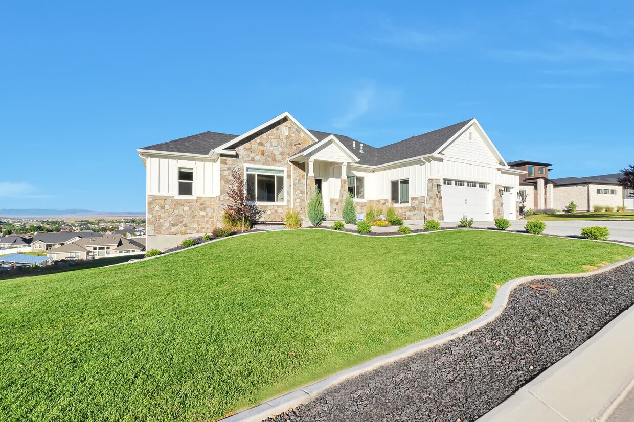 Primary Photo - 2346 Patriot Dr