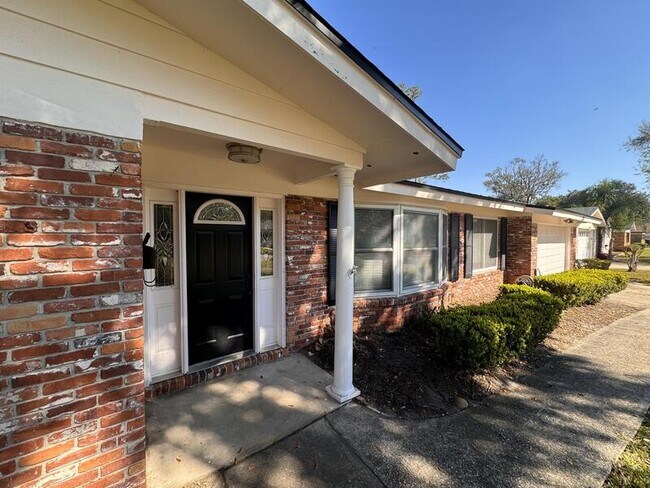 Building Photo - 2753 Annette Cir