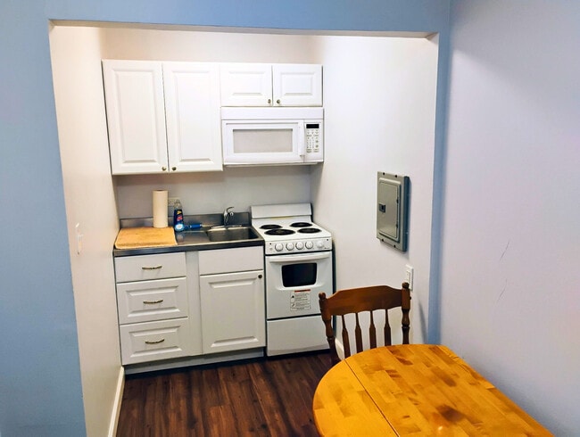 Building Photo - 220 S Main St