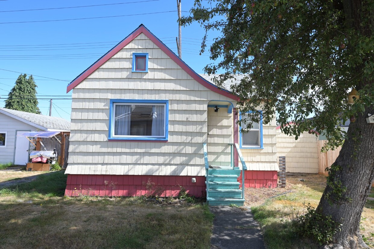 Foto principal - 1 bed 1 bath home in Port Angeles