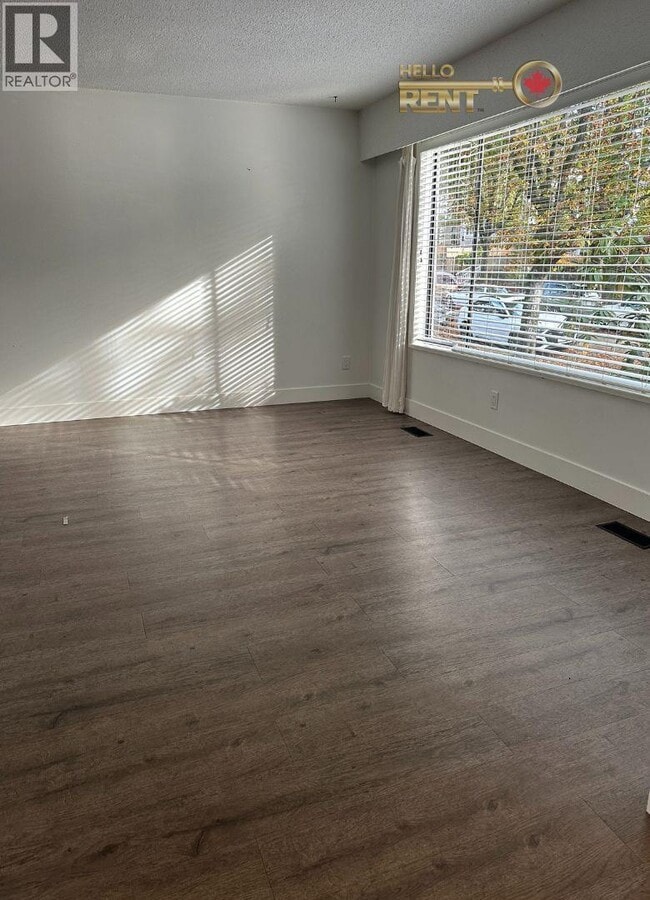 Building Photo - 615 E 10th Ave