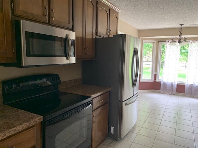 Building Photo - $300 OFF FIRST MONTHS RENT!  COMING SOON 8...