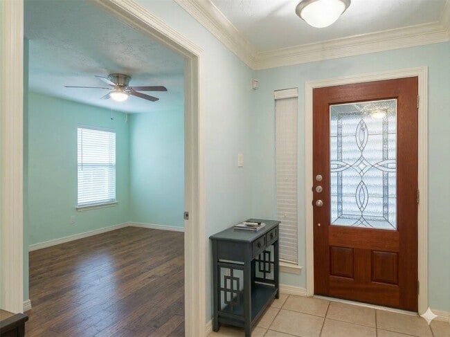 Foto del edificio - 3410 Skyline Village Dr