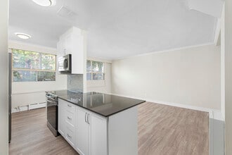 Building Photo - 115 Dowling Avenue
